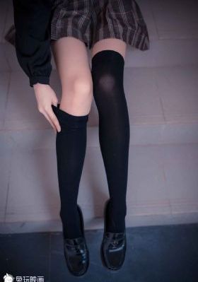 亲嘴扒胸摸屁股视频免费APP_DVD在线手机播放
