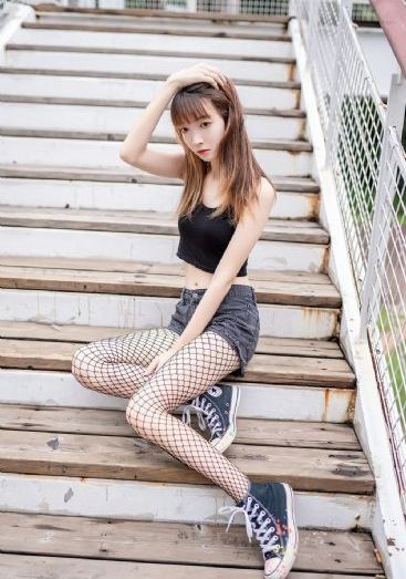 亚洲AV欧洲AV人人爽爽_720高清迅雷在线观看